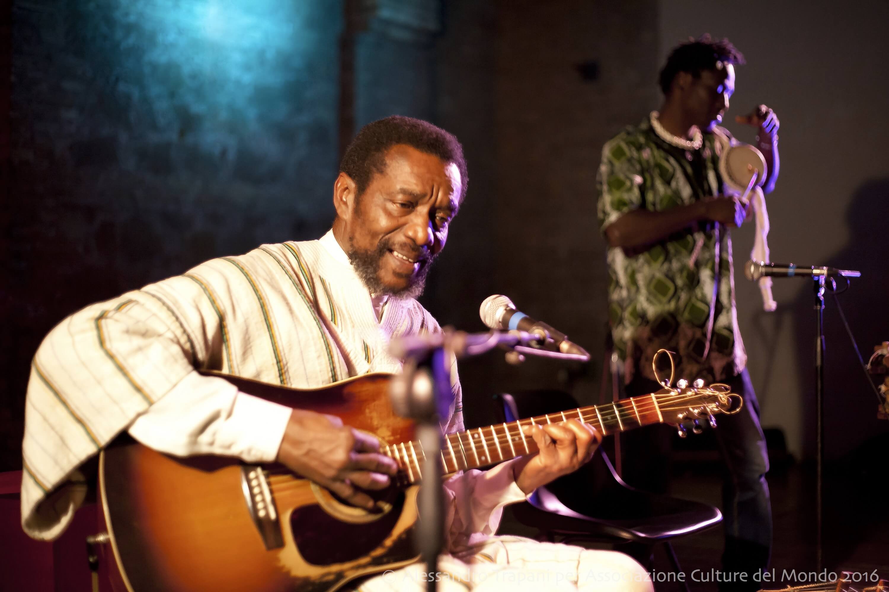 Gabin Dabiré and Zam Moustapha Dembélé performing at Teatro Sala Uno, Rome